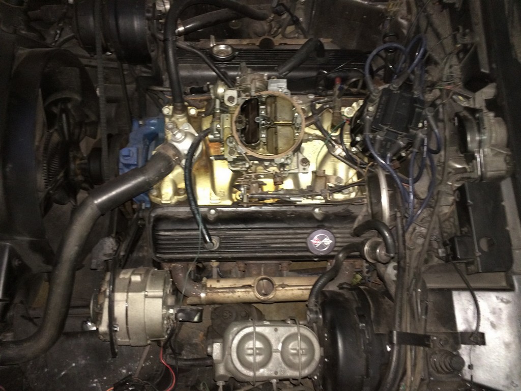 Reconfection de moteur de voiture ancienne (avant)